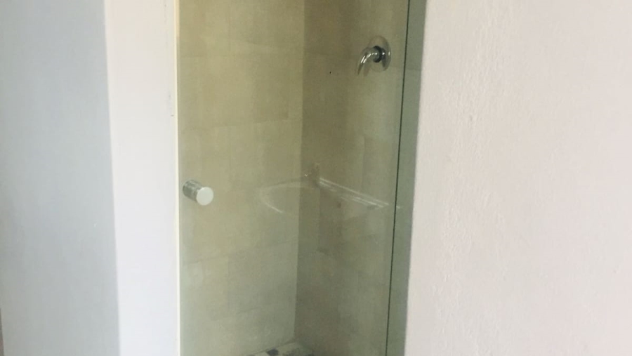 9 Bedroom Property for Sale in Eyethu Western Cape